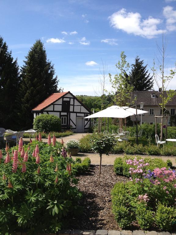 Unser Kleines Hotel Cafe Goebel Laubach  Exterior foto